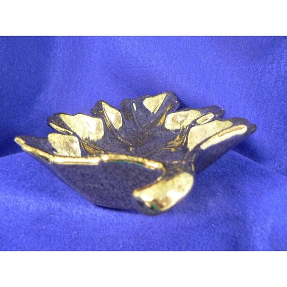 Dish Leaf Shaped Candy Vanity Trinket Pin Soap Bright Gold Tone Crackle Finish - Picture 6 of 9